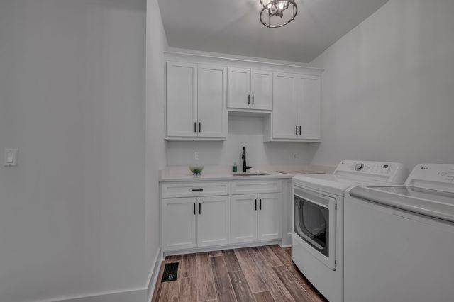 445 Old Pond Ln, Dickson, TN 37055