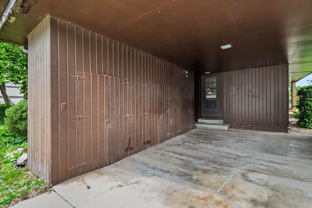 2228 AVENUE B, Council Bluffs, IA 51501