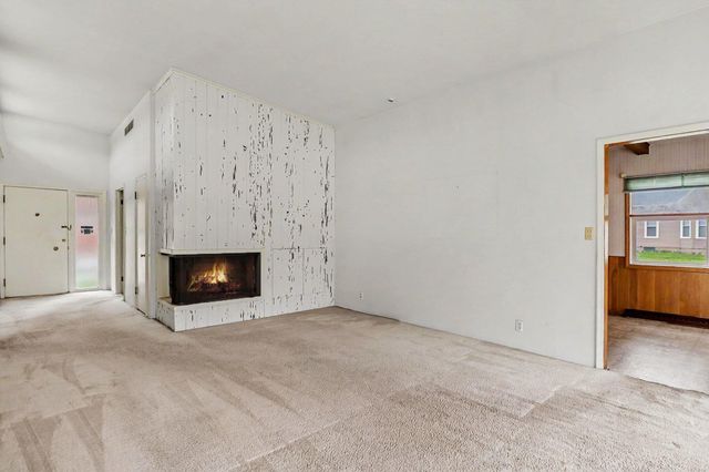 2228 AVENUE B, Council Bluffs, IA 51501