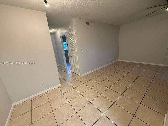 606 S C St 103, Lake Worth, FL 33460