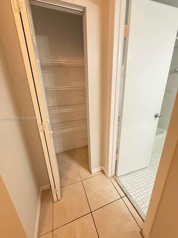 606 S C St 103, Lake Worth, FL 33460