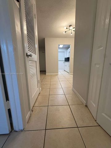 606 S C St 103, Lake Worth, FL 33460