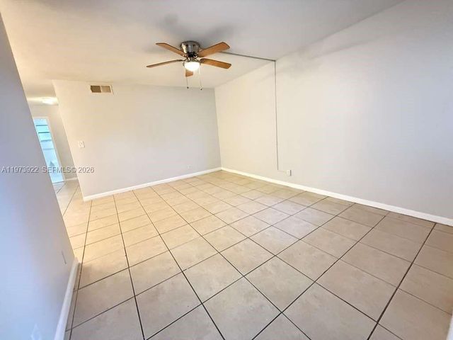 606 S C St 103, Lake Worth, FL 33460