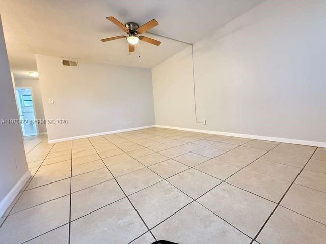606 S C St 103, Lake Worth, FL 33460