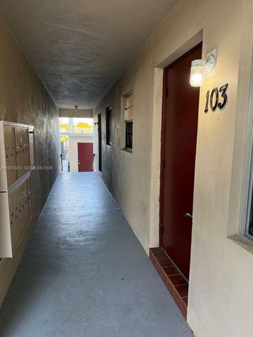 606 S C St 103, Lake Worth, FL 33460