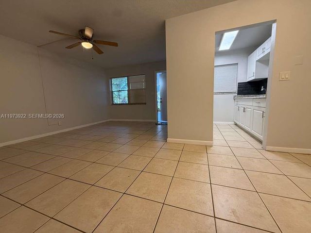 606 S C St 103, Lake Worth, FL 33460