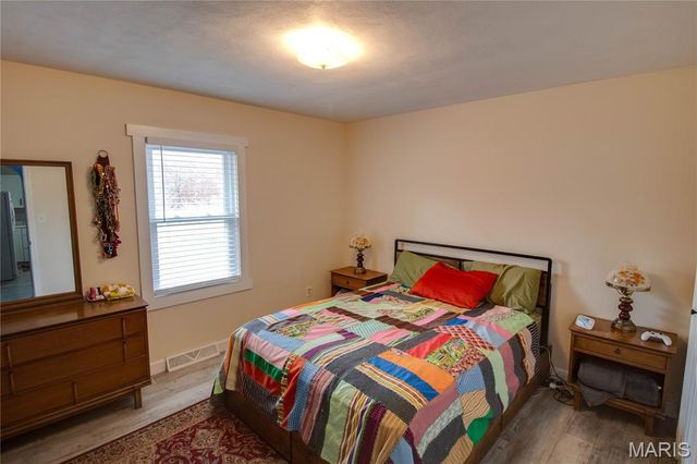 908 Walnut Street, Jerseyville, IL 62052