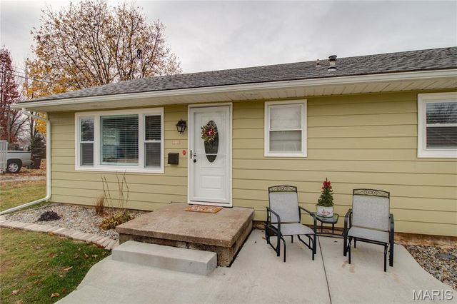 908 Walnut Street, Jerseyville, IL 62052