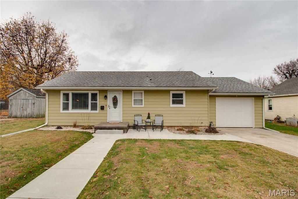 908 Walnut Street, Jerseyville, IL 62052