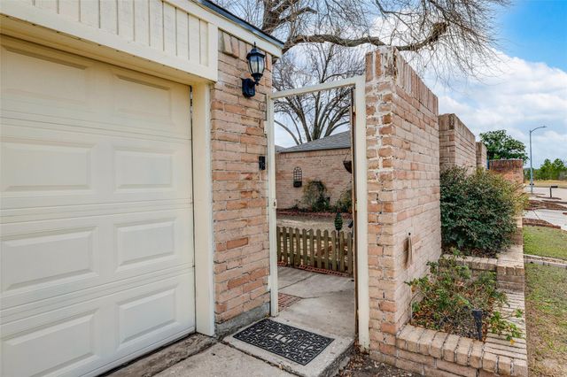 8322 Windy Oaks Drive, Houston, TX 77040