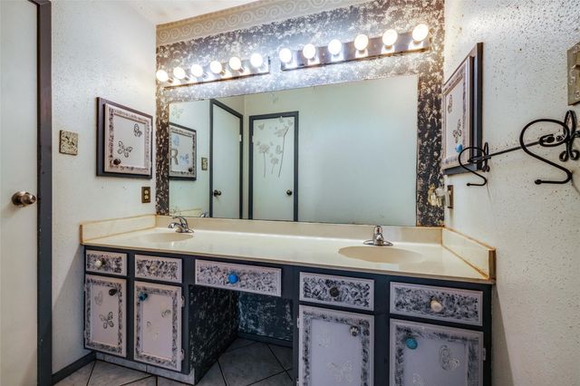 8322 Windy Oaks Drive, Houston, TX 77040