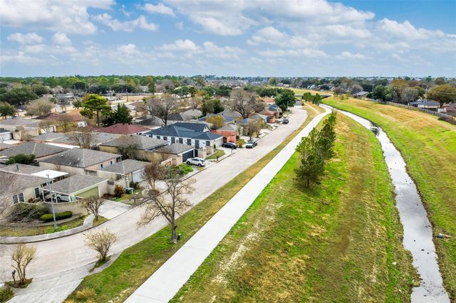 8322 Windy Oaks Drive, Houston, TX 77040