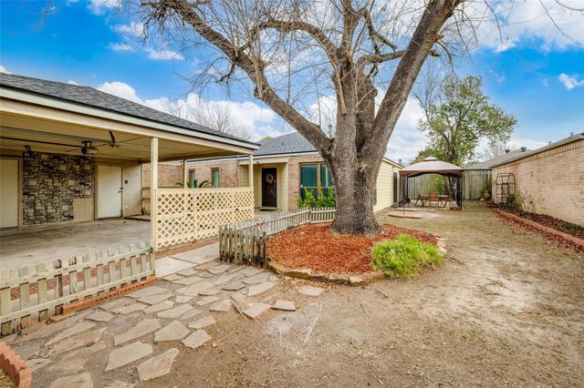 8322 Windy Oaks Drive, Houston, TX 77040