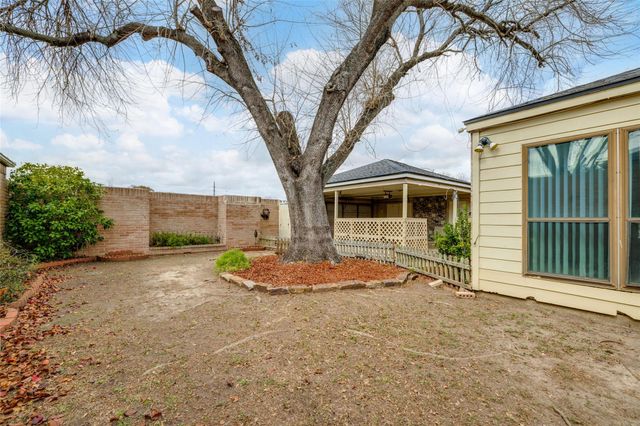 8322 Windy Oaks Drive, Houston, TX 77040