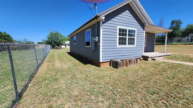 809 Bowie Street, Sweetwater, TX 79556