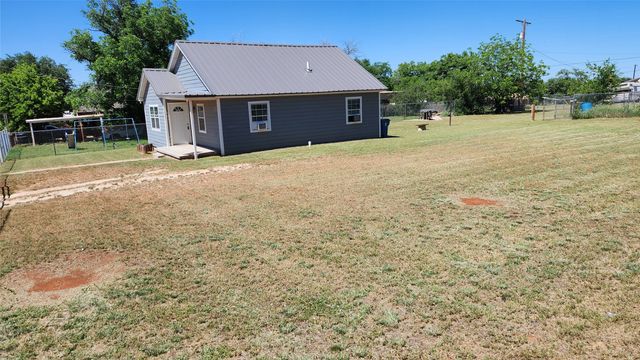 809 Bowie Street, Sweetwater, TX 79556