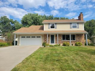 265 Pinewood Drive, Apple Valley, MN 55124