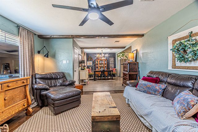 321 School House Road, Paradise, TX 76073