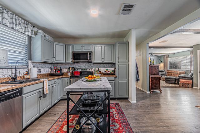 321 School House Road, Paradise, TX 76073