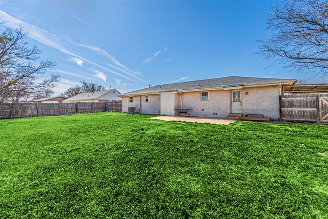 321 School House Road, Paradise, TX 76073