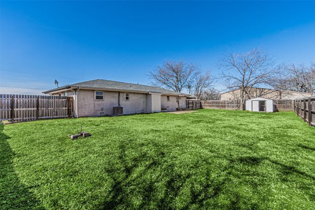 321 School House Road, Paradise, TX 76073