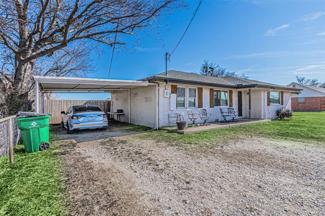 321 School House Road, Paradise, TX 76073