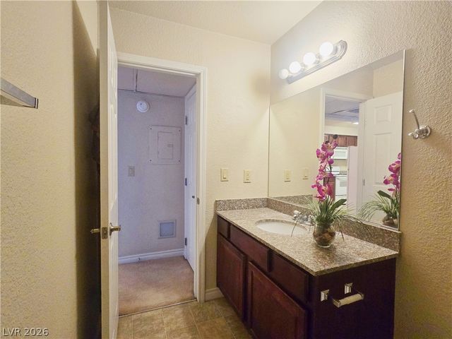 5405 Indian River Drive 400, Las Vegas, NV 89103