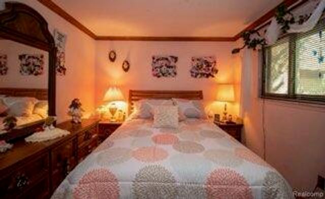 28418 Walker Avenue, Warren, MI 48092