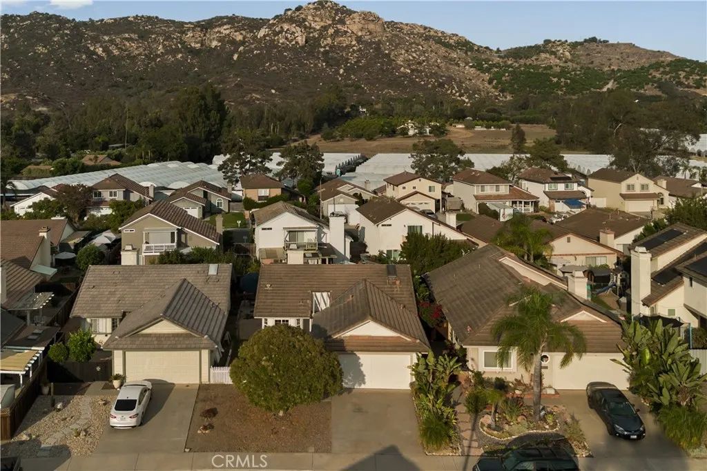 2434 Smokewood, Escondido, CA 92026