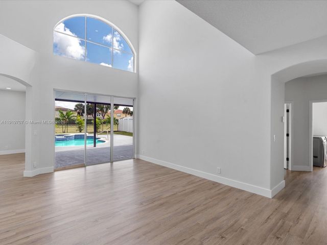 6758 Lake Nona Pl, Lake Worth, FL 33463