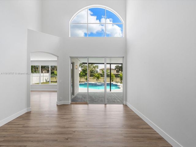 6758 Lake Nona Pl, Lake Worth, FL 33463