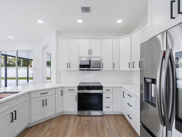 6758 Lake Nona Pl, Lake Worth, FL 33463