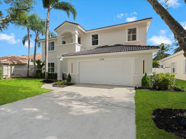 6758 Lake Nona Pl, Lake Worth, FL 33463