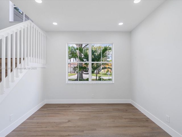 6758 Lake Nona Pl, Lake Worth, FL 33463