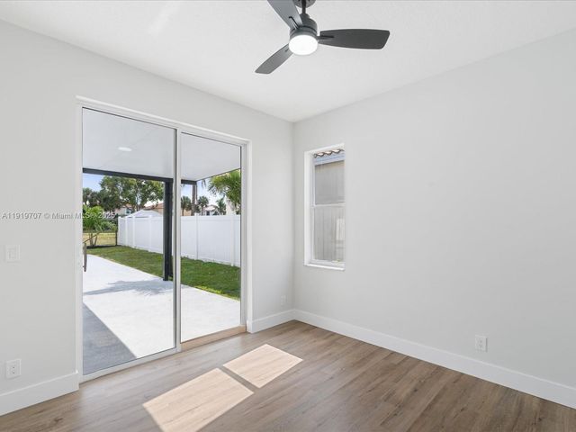 6758 Lake Nona Pl, Lake Worth, FL 33463