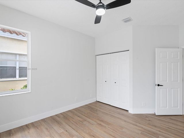 6758 Lake Nona Pl, Lake Worth, FL 33463