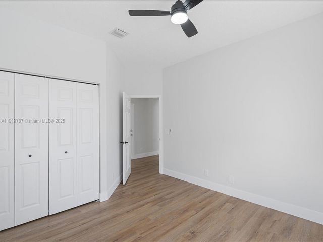 6758 Lake Nona Pl, Lake Worth, FL 33463