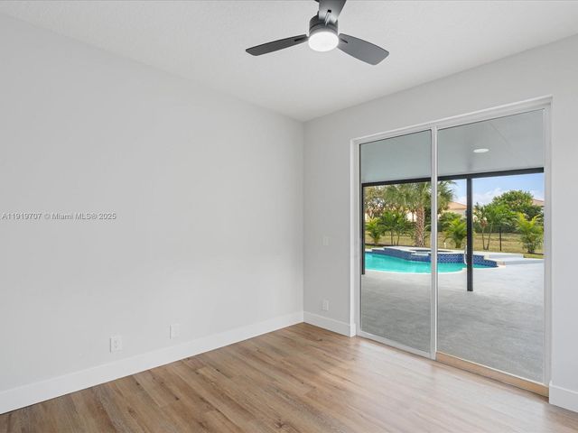 6758 Lake Nona Pl, Lake Worth, FL 33463