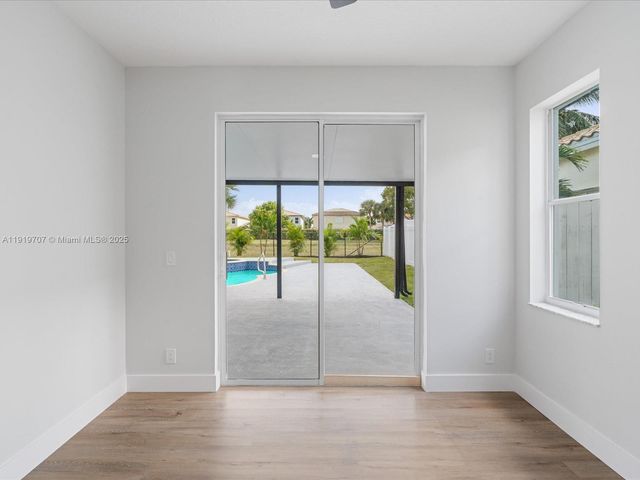 6758 Lake Nona Pl, Lake Worth, FL 33463