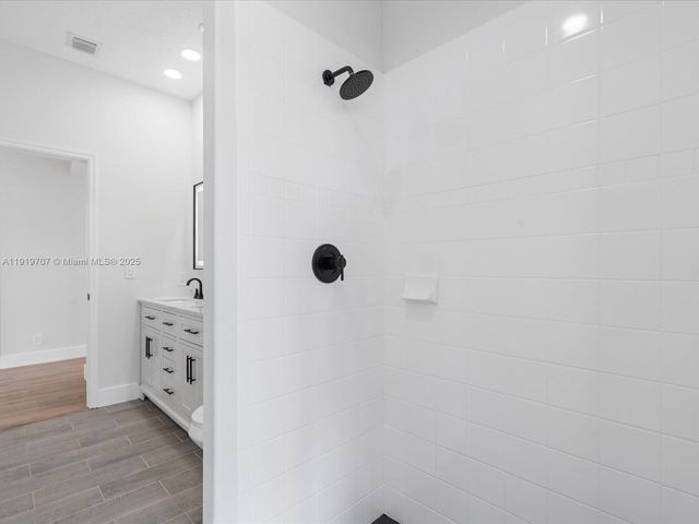 6758 Lake Nona Pl, Lake Worth, FL 33463