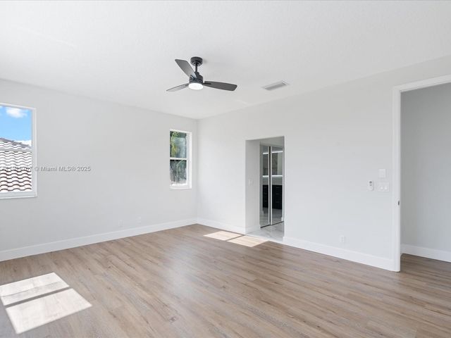 6758 Lake Nona Pl, Lake Worth, FL 33463