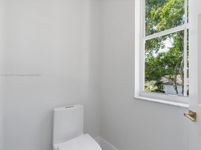 6758 Lake Nona Pl, Lake Worth, FL 33463