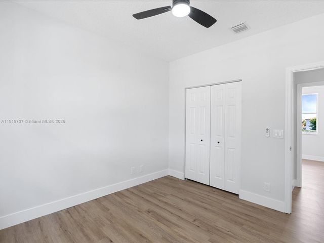 6758 Lake Nona Pl, Lake Worth, FL 33463