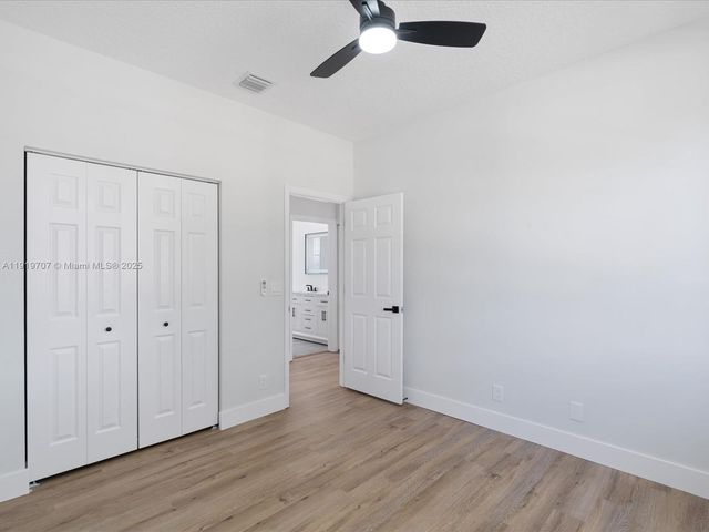 6758 Lake Nona Pl, Lake Worth, FL 33463