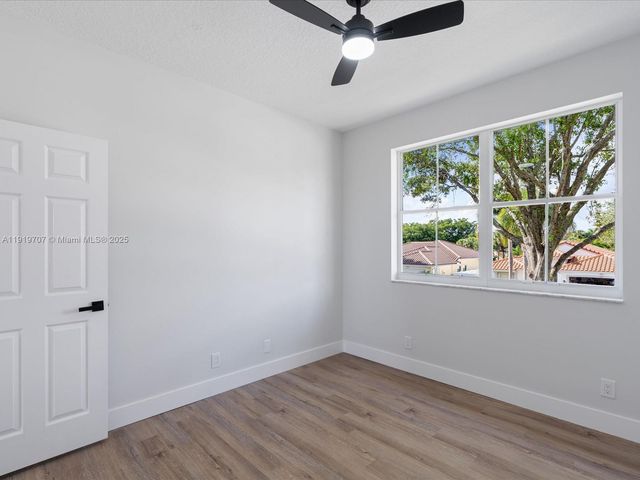 6758 Lake Nona Pl, Lake Worth, FL 33463