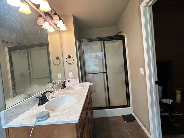 2324 Turtlewood River Road, Midwest City, OK 73130