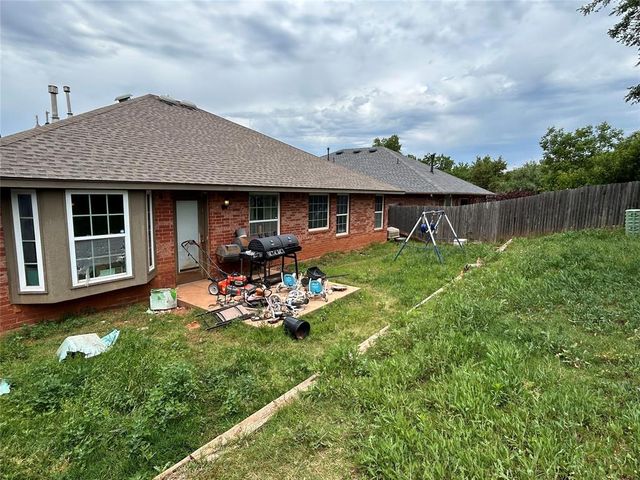 2324 Turtlewood River Road, Midwest City, OK 73130