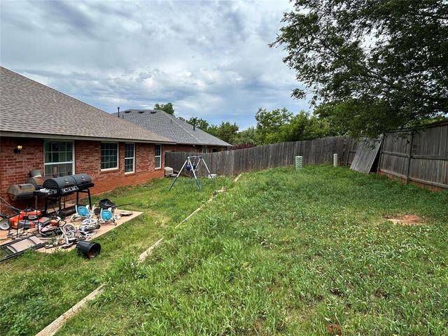2324 Turtlewood River Road, Midwest City, OK 73130