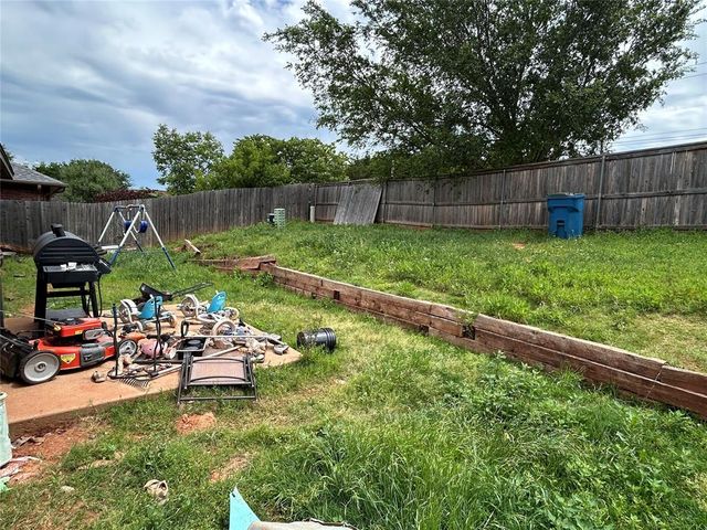 2324 Turtlewood River Road, Midwest City, OK 73130
