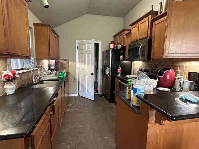 2324 Turtlewood River Road, Midwest City, OK 73130